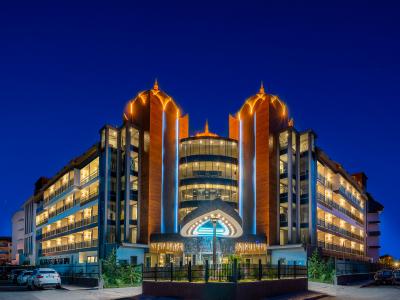 ARNOR DELUXE HOTEL & SPA